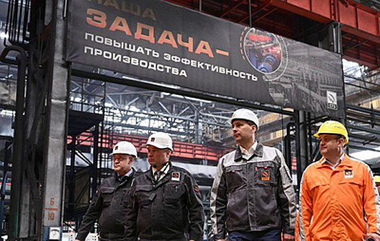 Паслер посетил социальные объекты и градообразующее предприятие в Полевском