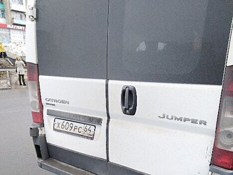 Водитель маршрутки №3 пригрозил высадить мешавших ему курить пассажиров