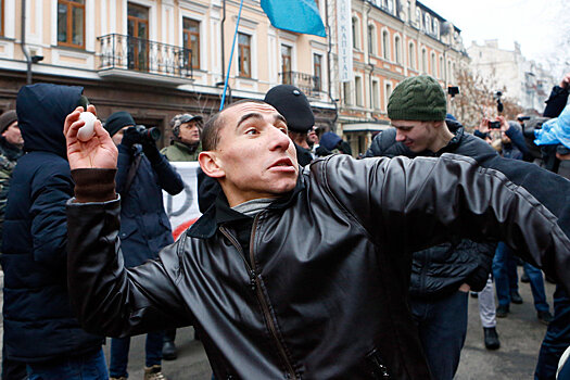 Главарь неонацистов пообещал продолжить погромы в Киеве
