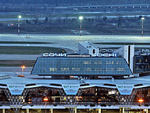 Молния ударила в крыло самолёта над Сочи