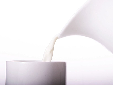 Молоко лучше всего избавляет от жжения во рту после острой пищи