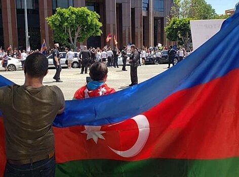 Армяне избили азербайджанцев, пытавшихся защитить свое Генконсульство в Лос-Анджелесе