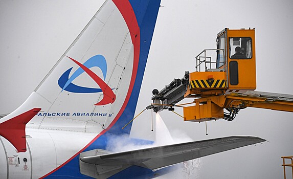 Борт «Уральских авиалиний» вынужденно сел в Екатеринбурге