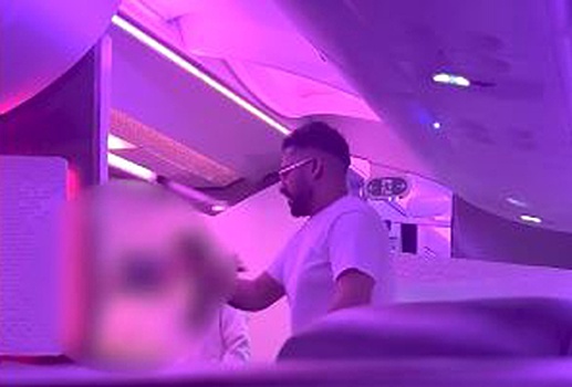 В Британии обанкротившийся миллионер из Пакистана устроил дебош в самолете