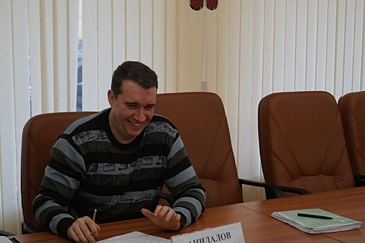 Депутат предрек внутридворовые войны после введения штрафов за парковку на газонах