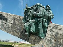 Участники фотосессии на мемориале "Малая земля" извинились