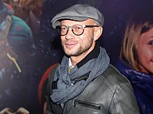 Пять знаменитостей, которые устраивали скандалы на борту самолета