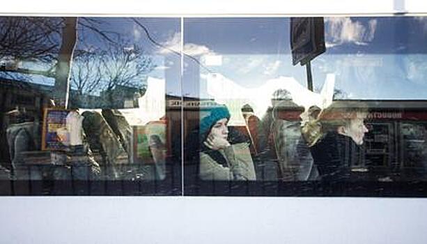 В Калининграде кондуктор высадила из автобуса пенсионерку, не разрешив никому заплатить за неё