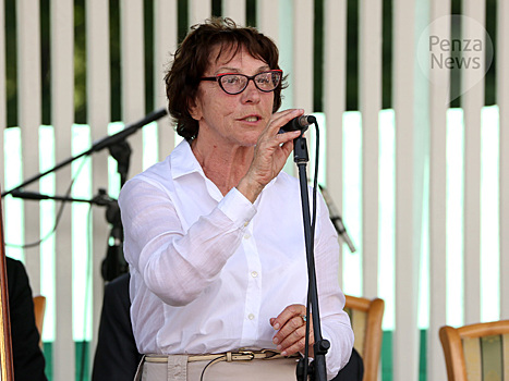 Михаил Мишустин поздравил Тамару Мельникову с 85-летием