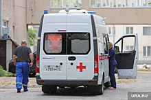 Тюменец выпрыгнул с 7 этажа и обматерил врачей скорой помощи