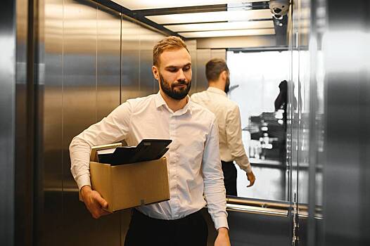 Увольнение по собственному желанию. Как законно уйти с работы без двух недель отработки