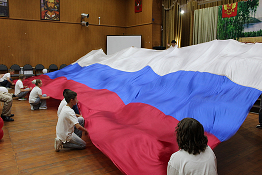 Дети российских военнослужащих, приняли участие в патриотическом празднике в Киргизии