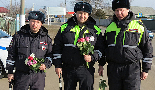 Воронежские гаишники в канун 8 Марта останавливали авто с женщинами за рулем