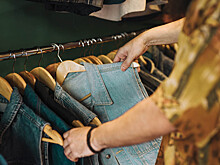 Секонд-хенд по любви: где искать стильные вещи в России