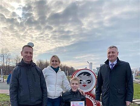 "Крышки-Неваляшки" собрали 9000 кг крышек для Димы Диженина