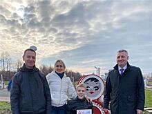 "Крышки-Неваляшки" собрали 9000 кг крышек для Димы Диженина