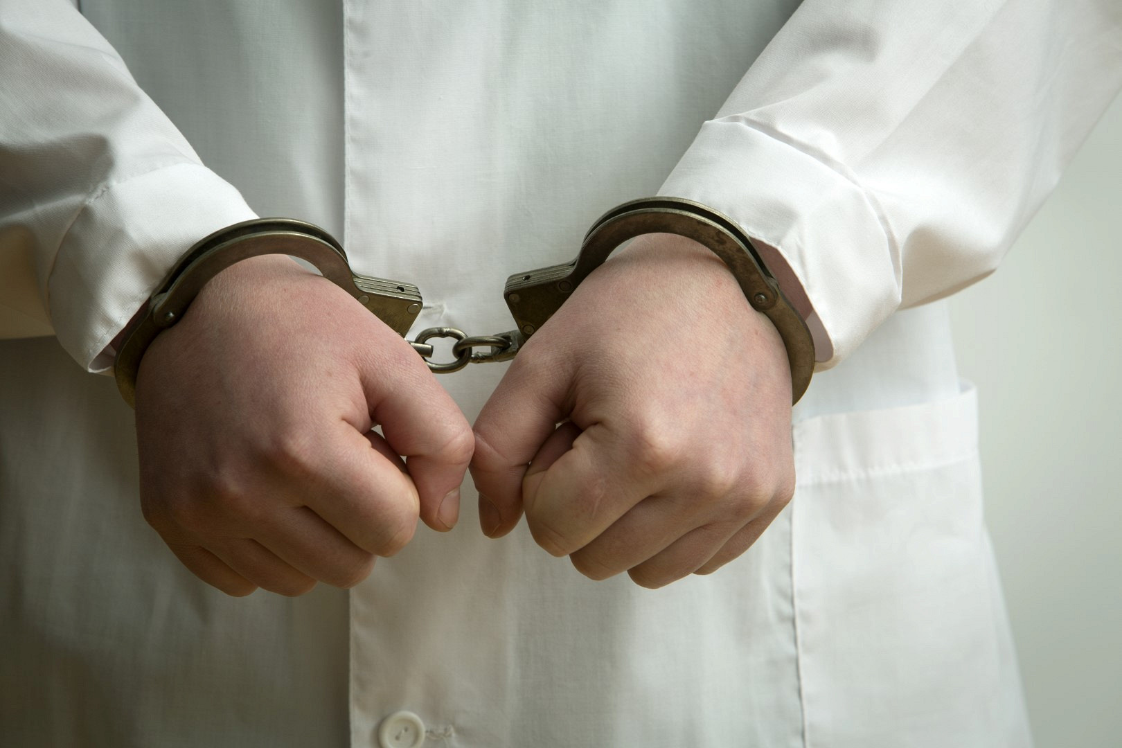 Российского депутата арестовали по подозрению в использовании рабов