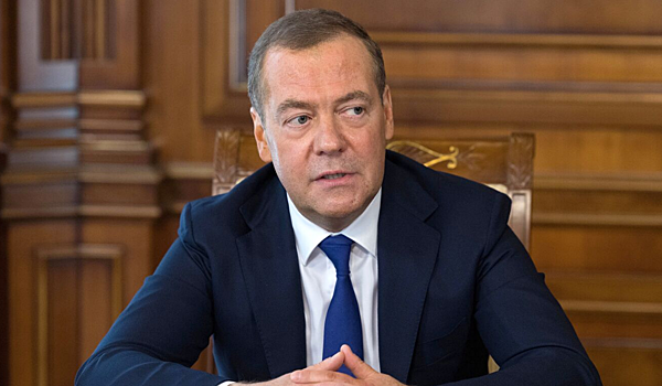 Медведев назвал три значимых исторических персоны