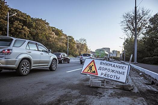 «Бордюрное безумие»: популярный блогер-урбанист раскритиковал дорожную ситуацию во Владивостоке