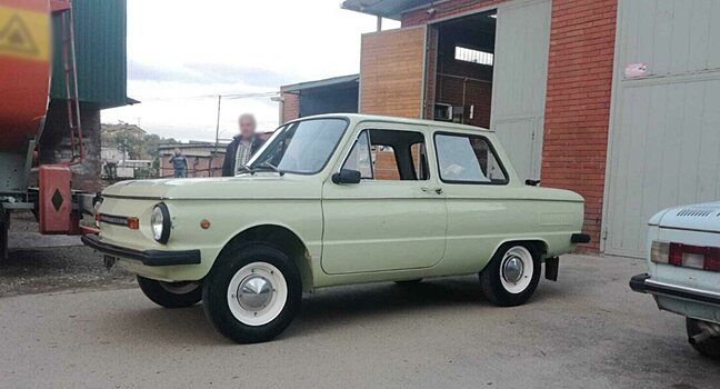 30-летний «Запорожец» в новом состоянии выставили на продажу за миллион рублей
