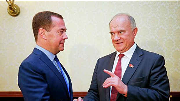Медведев не справляется: Зюганов предрек премьер-министру «политический дефолт»