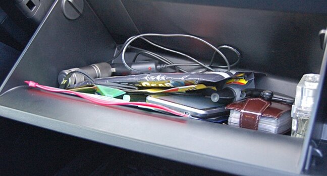 Какие предметы следует обязательно иметь в бардачке