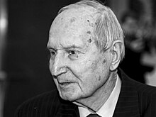Человек, отправивший Тарасова тренировать. Хоккей. Легендарные имена