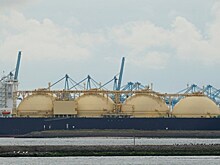 “Газпром” поставляет в Китай СПГ с завода в Ленобласти