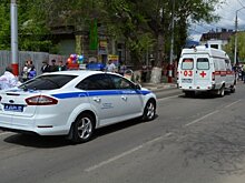 Саратовец на грузовике врезался в машину ДПС