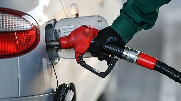 Цены на бензин в России продолжили снижаться