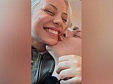 Экс-солистка Serebro Кищук опубликовала фотографию поцелуя с комиком Сатиром