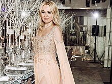 Рудковская показала елку и роскошное платье от ливанского дизайнера