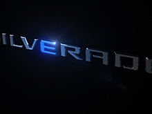 Chevrolet анонсировал выпуск первого электрического пикапа