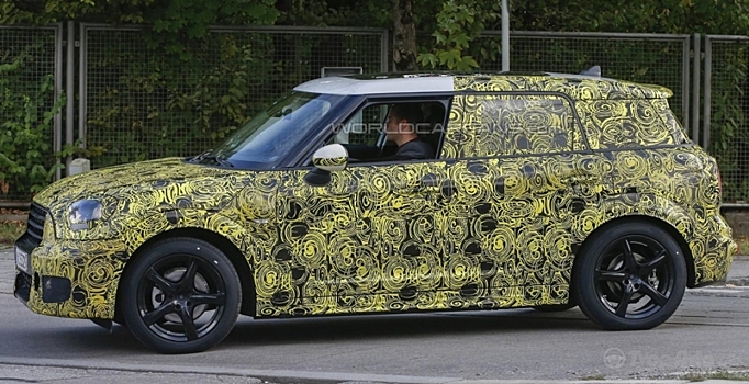 Новое поколение MINI Countryman сфотографировали с близкого расстояния