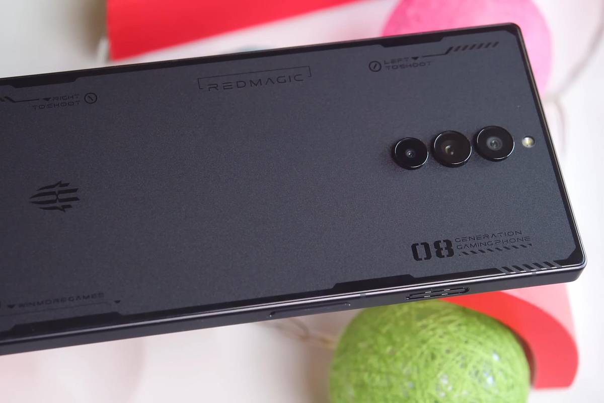 Производителя популярных смартфонов обвиняют в мошенничестве