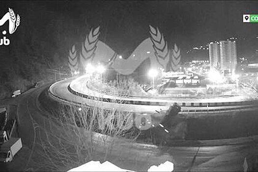 Смертельная авария с участием грузовика на российской трассе попала на видео