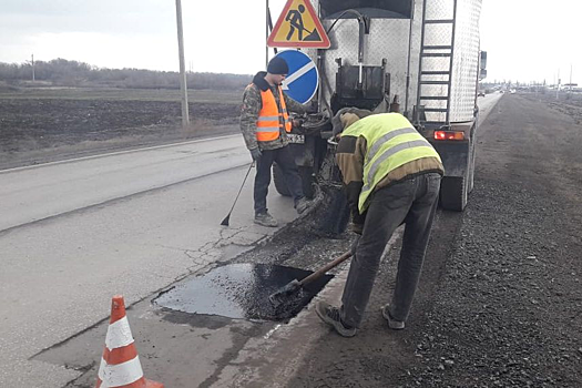 Более 2500 квадратных метров ям устранили на донских дорогах
