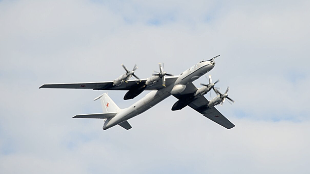 Ту-142 выполнили полет над Арктикой и Атлантикой