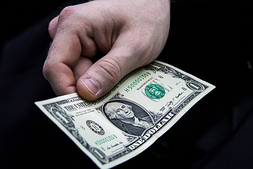 Банк России продал валюту на 5,8 млрд рублей