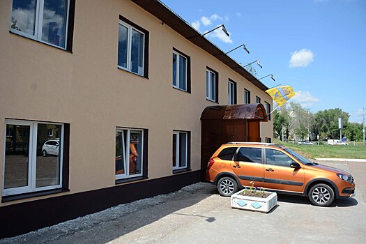В Оренбурге отремонтировали и утеплили фасад спортивной школы №1