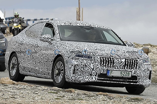 Skoda продолжает испытания нового Superb, который станет "Пассатом"