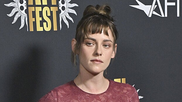 Кристен Стюарт оказалась на обложке глянца в нижнем белье