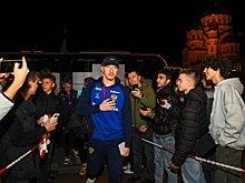 Сборную России по футболу в Волгограде встречали десятки болельщиков