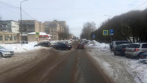 Мужчина пострадал при столкновении двух иномарок в Вологде