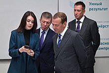 Медведев призвал внедрять удаленный контроль за опасными объектами в РФ