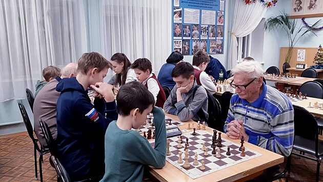 В Нижнем Новгороде состоялся турнир по шахматам среди школьников и ветеранов