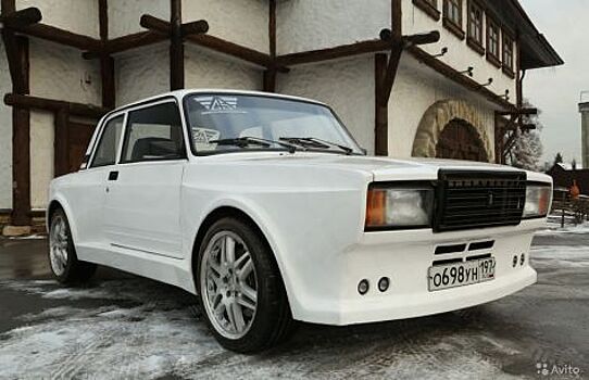 В Москве построили купе ВАЗ-2107 с V8 от Mercedes-Benz CLK430