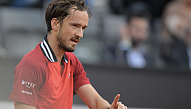 Даниил Медведев вышел в четвертый круг Roland Garros
