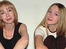 Дарья Мороз почтила память погибшей в ДТП матери