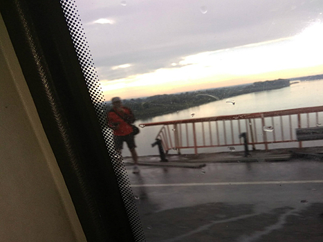 В Башкирии с моста в реку сорвалась легковушка, трагедия или что то другое?